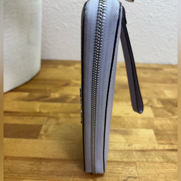 Michael Kors Pale Blue Saffiano Leather Crossbody and Matching Wallet Set - Picture 7 of 16